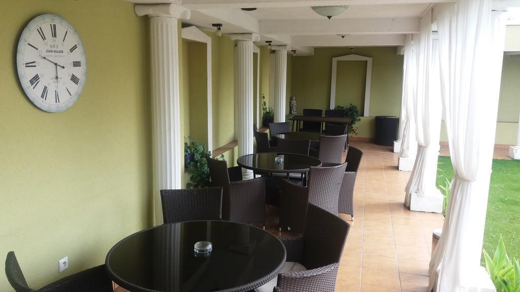 Hotel Dastan Levice Exterior photo