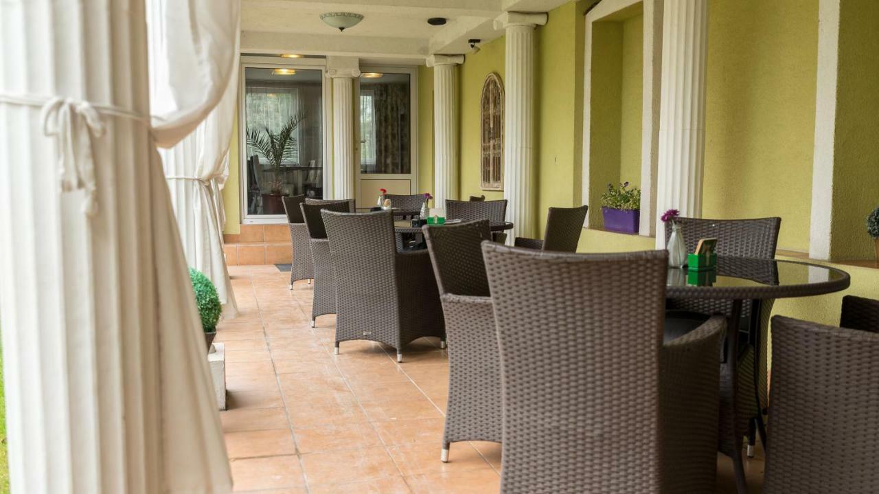 Hotel Dastan Levice Exterior photo