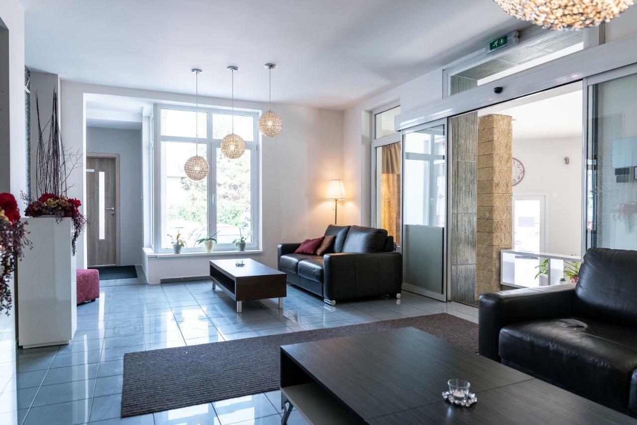 Hotel Dastan Levice Exterior photo